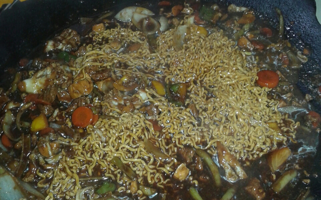 Yakisoba original (tipo fast food)
