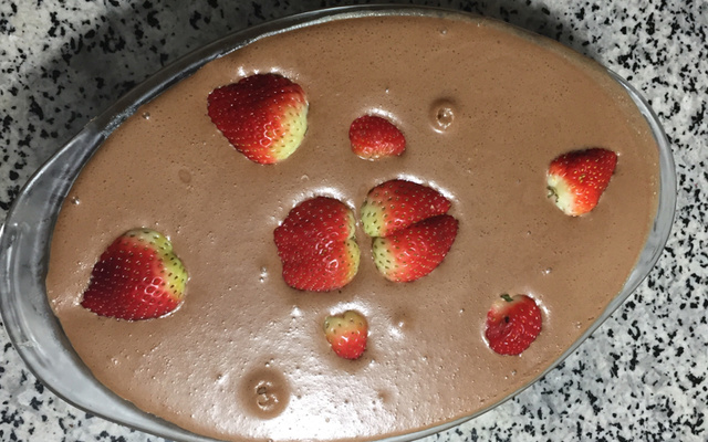 Torta de chocolate com morango