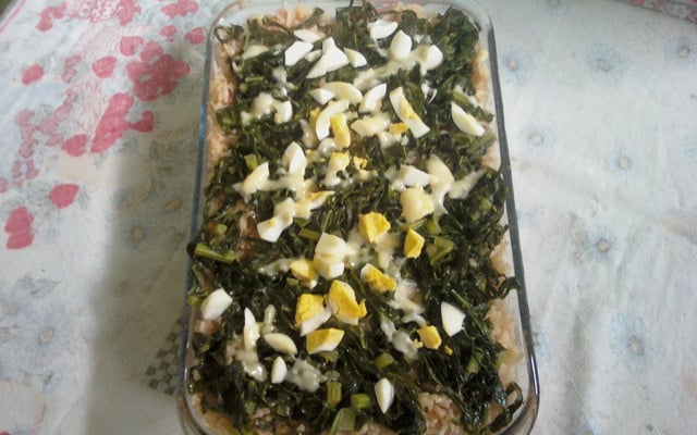 Arroz com bacon e couve-manteira