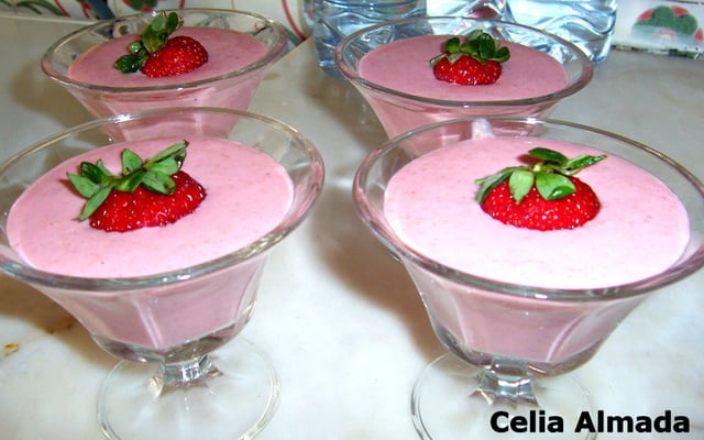 Creme light de morango com aveia