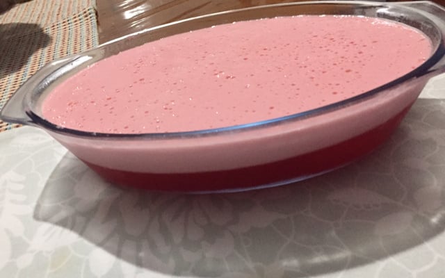 Gelatina com creme delicioso