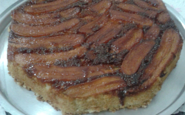 Bolo de banana caramelado