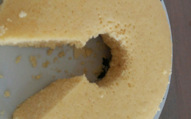 Bolo fofinho de fubá de microondas