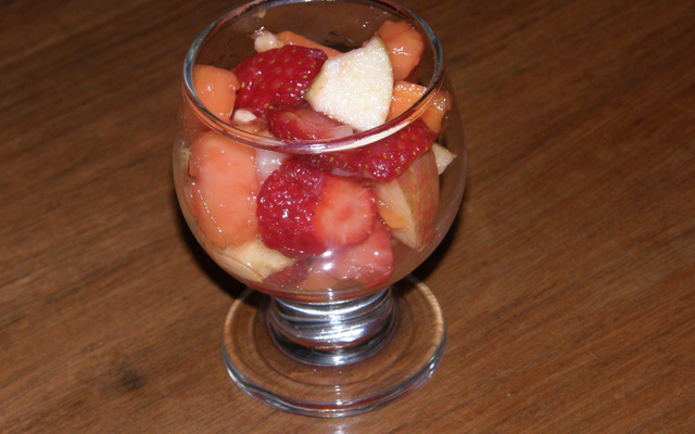 Salada de frutas com limão