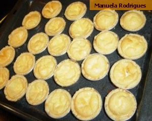 Empadinhas de queijo ralado