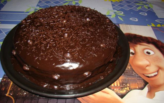 Bolo brigadeiro de chocolate
