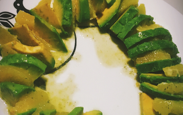 Salada de abacate com laranja