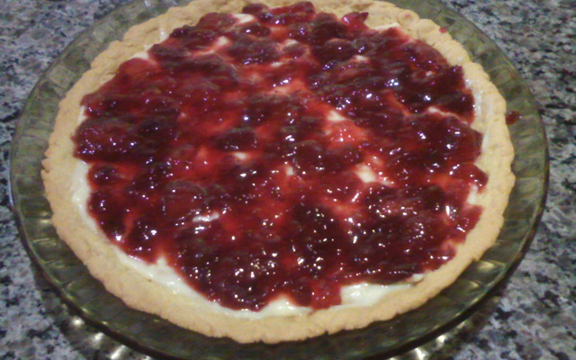 Torta de morango (com cobertura de calda de morango)