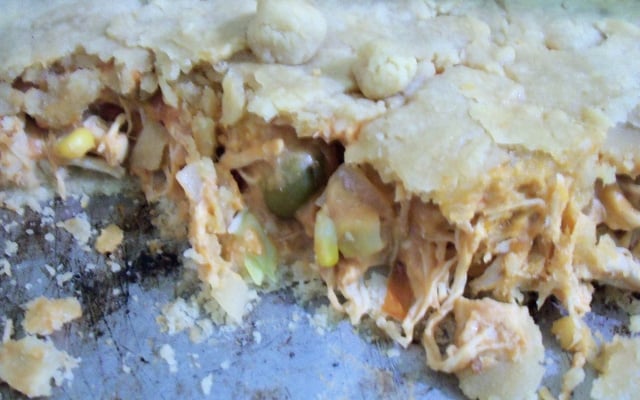 Empadão de frango fácil e delicioso