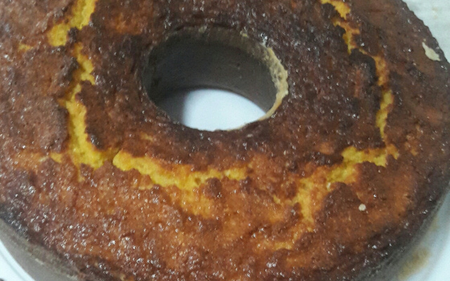 Bolo de milharina e milho verde