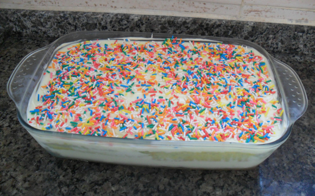 Bolo mousse de limão (mousse feito de leite em pó)