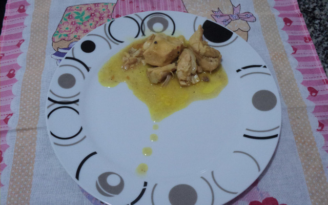 Coxinhas de frango ao molho mostarda