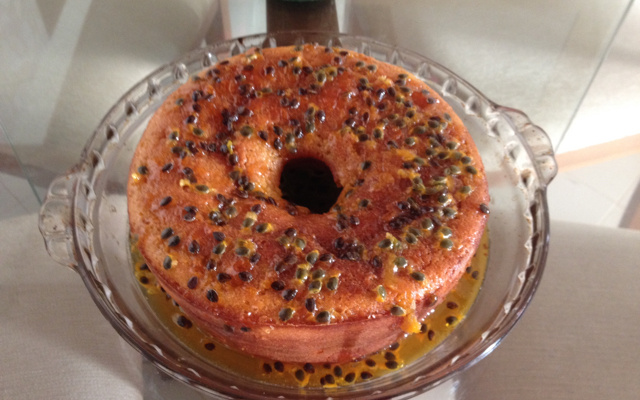 Bolo de maracujá (sem lactose, sem soja)