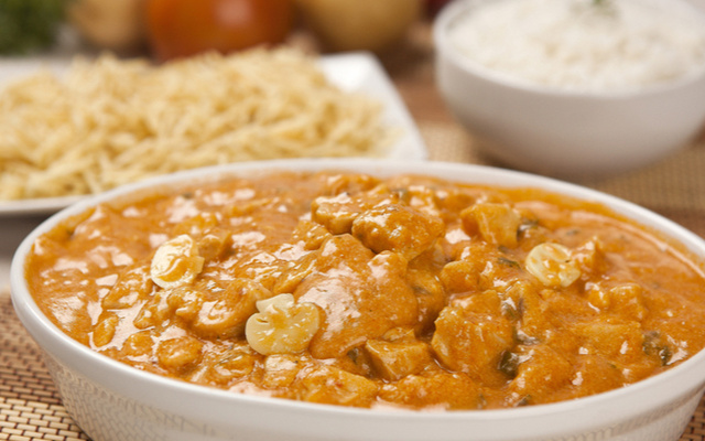 Estrogonofe de lombo com arroz e feijão