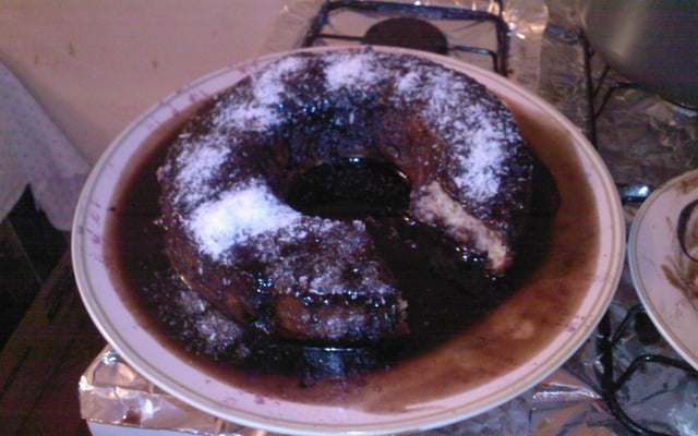 Bolo com calda quente