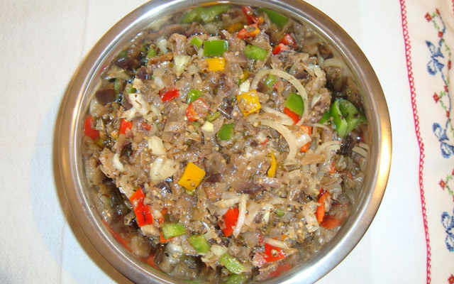 Antepasto delicioso de berinjela