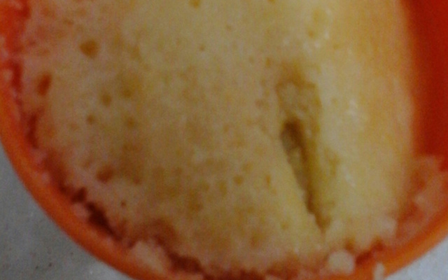 Bolo de laranja de caneca