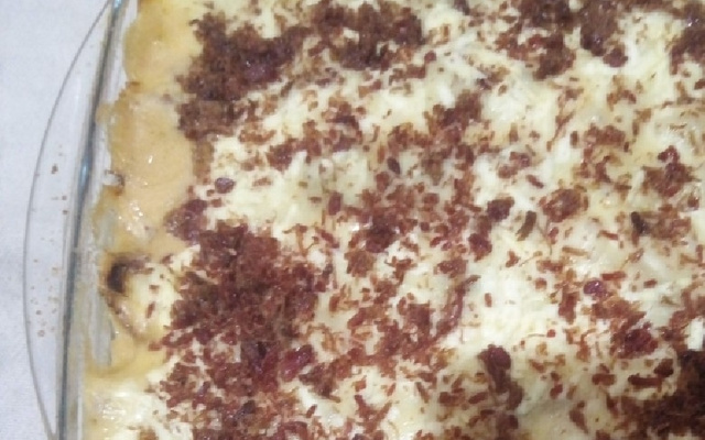 Lasanha de banana da terra com carne seca