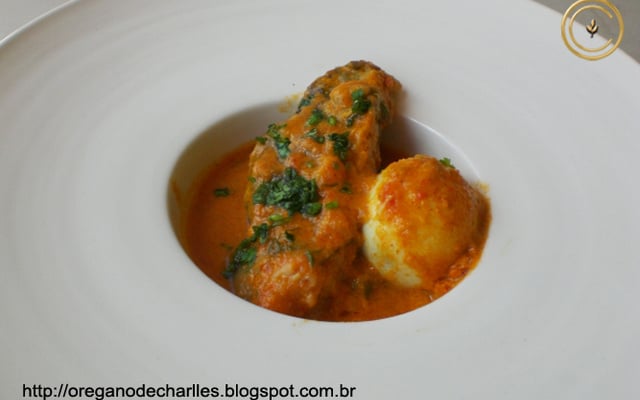 Moqueca de peixe frito ao leite de coco