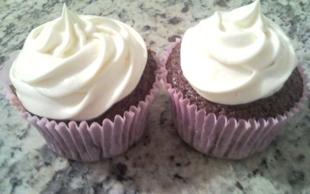 Cupcake de Chocolate com Cobertura de Leite Ninho