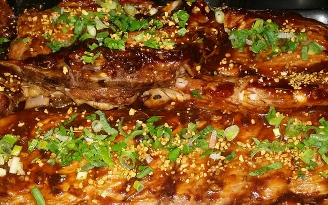 Costelinha de Porco no Mel e Sal Grosso