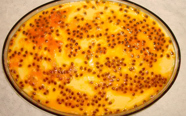 Mousse de maracujá com brigadeiro