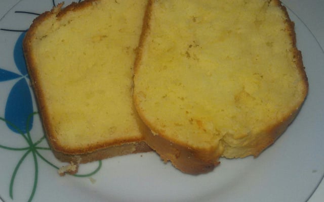 Bolo delicioso de queijo ralado