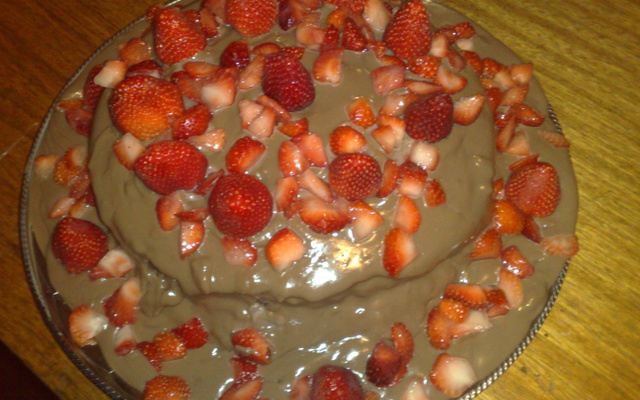Bolo delícia de morango e chocolate