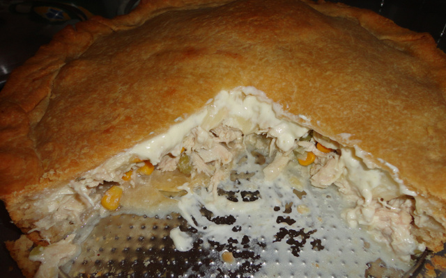 Empadão de frango e requeijão