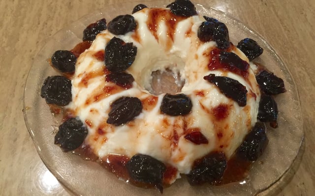 Manjar de coco com leite condensado e coco ralado