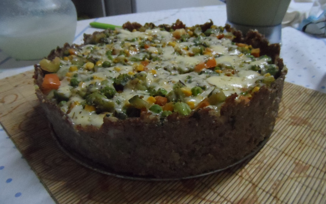 Quiche de carne moída à jardineira