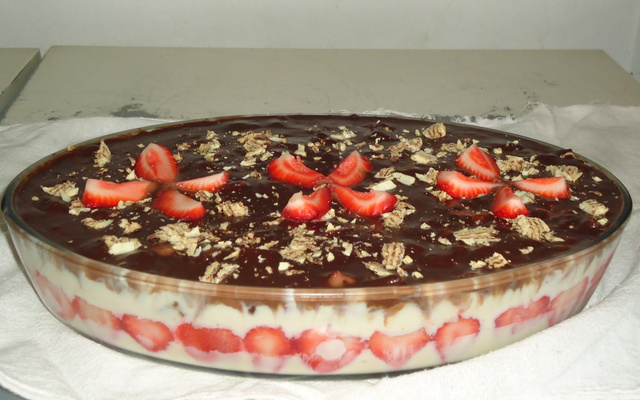 Torda de Bis com Morango