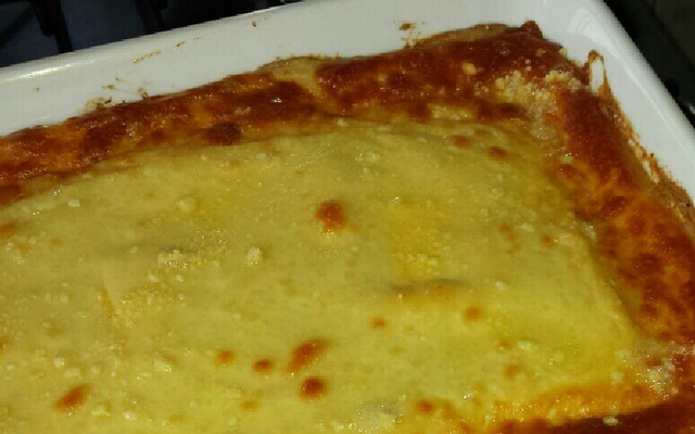 Escondidinho de carne de sol com batata e creme com requeijão.