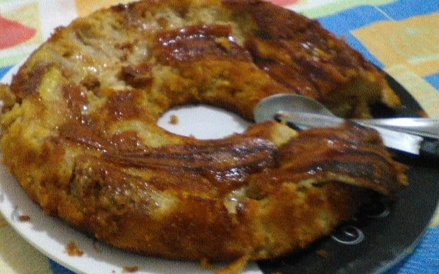 Pudim de pão com banana
