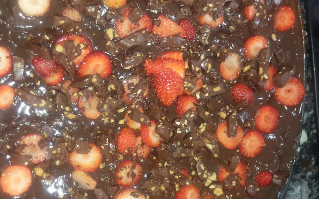 Torta de biscoito com chocolate e coco