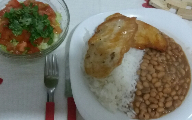 Filé de frango empanado