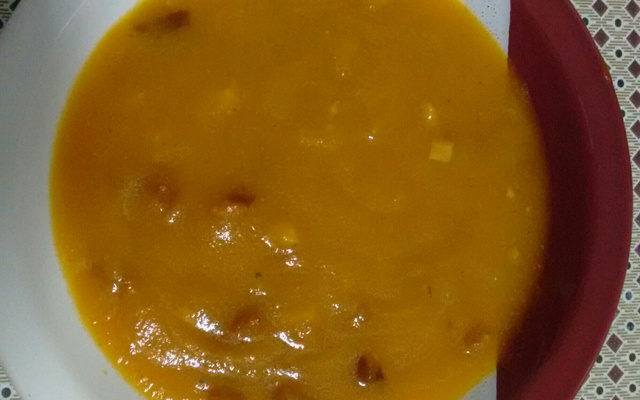 Caldo de cenoura com gengibre