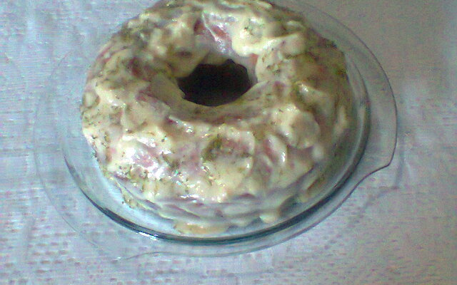 Bolo com cobertura de limão