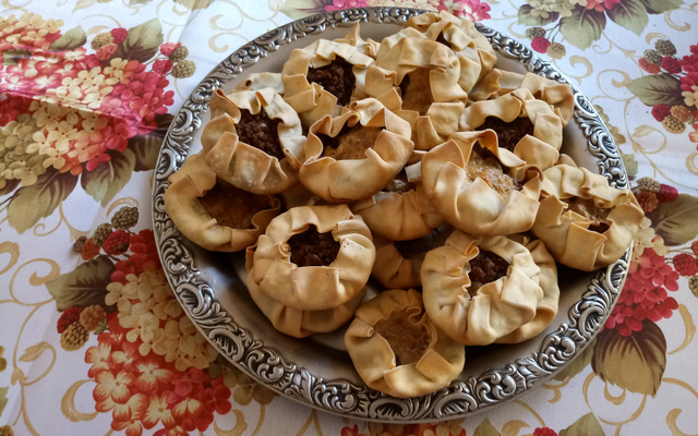 Trouxinhas de carne moída (com massa de pastel)