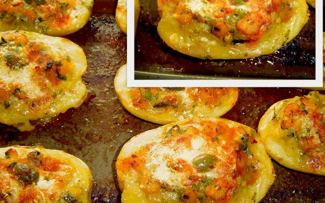 Batatas recheadas com moqueca de camarão