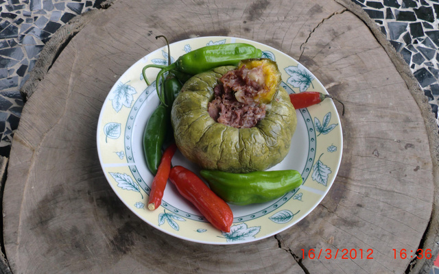 Minimoranga recheada com carne seca