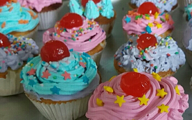 Cobertura de chantili com leite em pó para cupcake