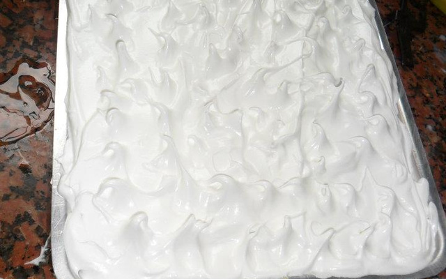 Bolo tentação de marshmallow gelado