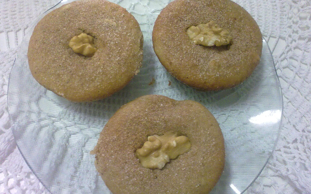 Bolinhos de nozes, banana e canela