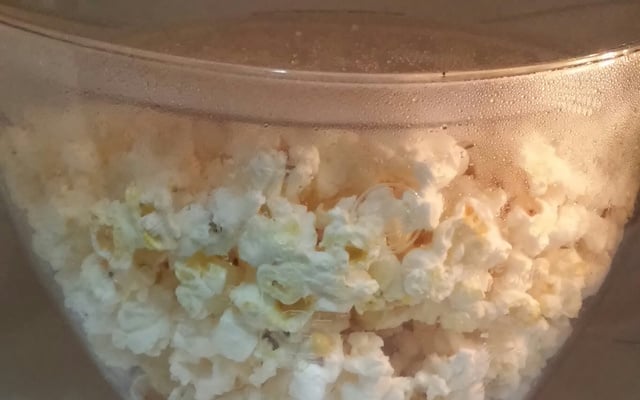 Pipoca de micro-ondas facílimo