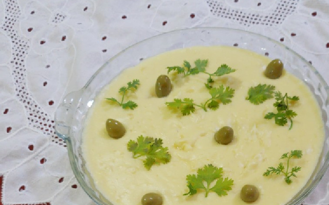 Purê de aipim com queijo