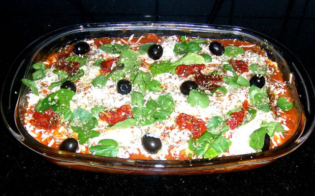 Lasanha de tomate seco e rúcula