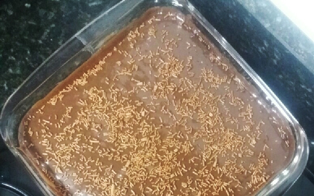 Bolo de chocolate de microondas