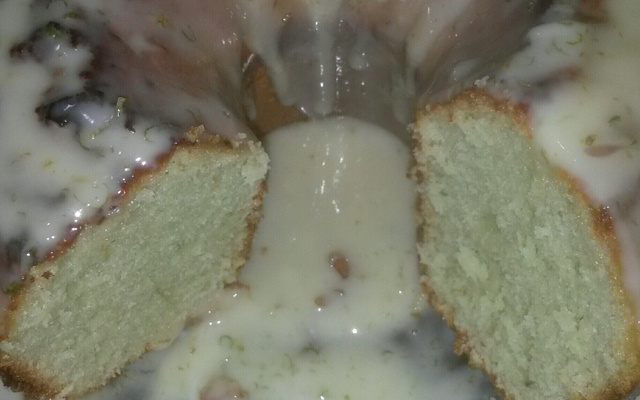 Bolo de gelatina de limão