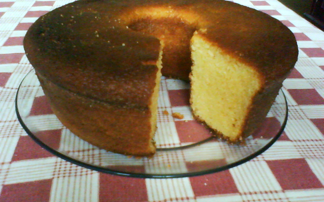 Bolo de farinha de milho delícia